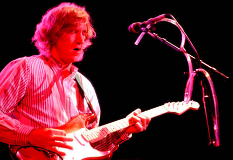 joe walsh at the chicago fest on august 21, 1983 copyright photo paul natkin 